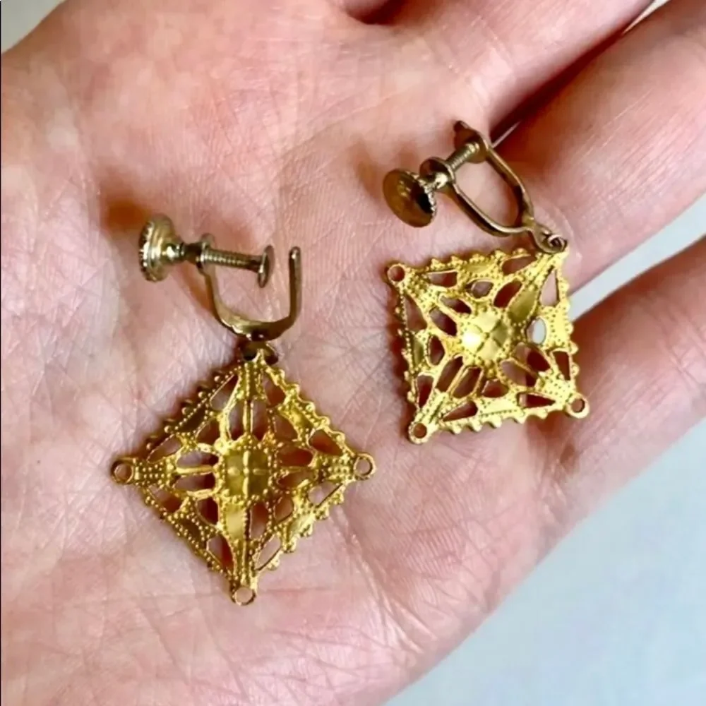 Retro Delicate‎ Gold Clip On Earring Set